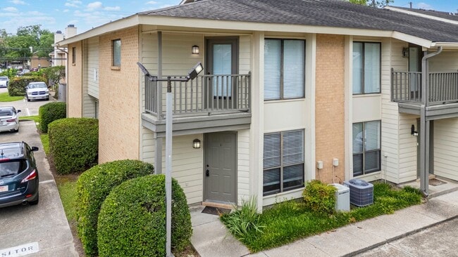 Primary Photo - 1 Bedroom In the Hospital District