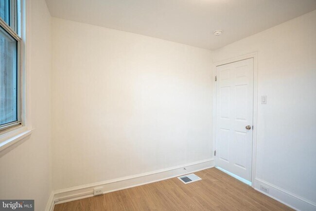 Building Photo - 623 Fitzgerald St