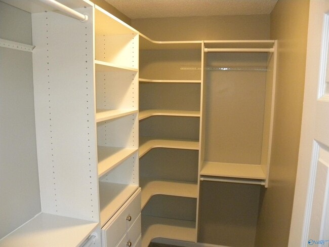 Building Photo - 258 Mountain Creek Dr