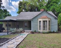 Building Photo - Heart of Cloverdale