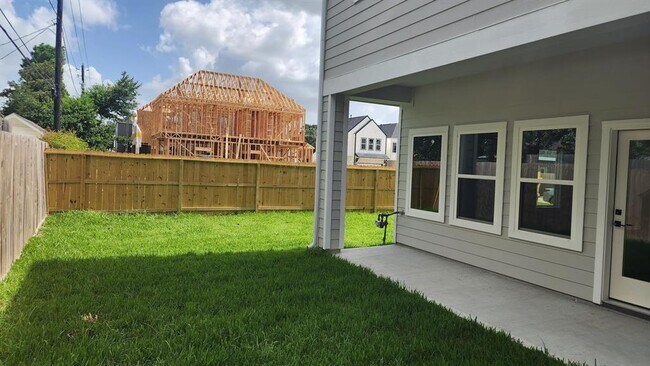 Building Photo - 11305 Stonework Grv Ln