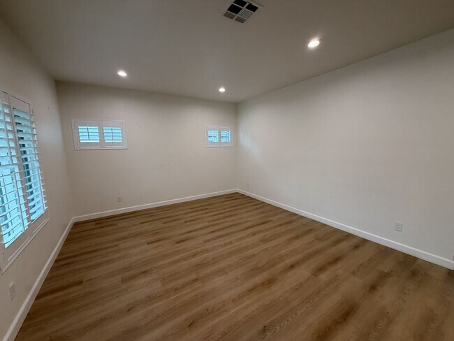 Building Photo - 2947 Dalton Ave