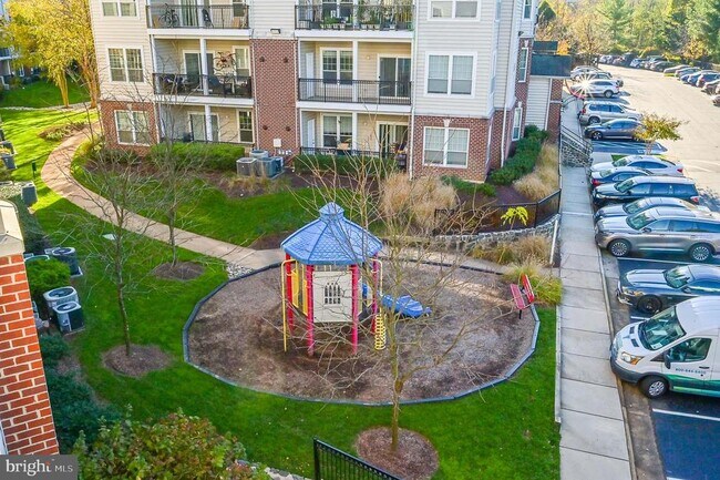 Building Photo - 1570 Spring Gate Dr.