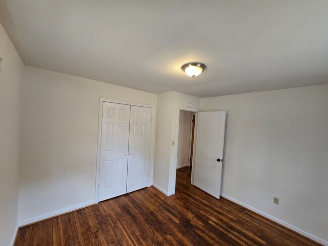 Building Photo - DUPLEX - 2 BR in Prince George County