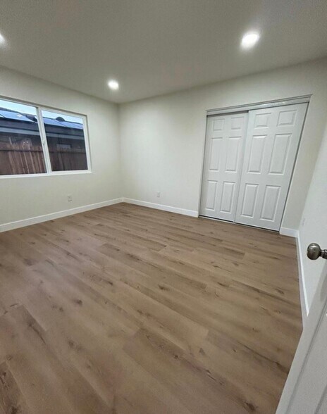 Building Photo - 41767 Shady Ln