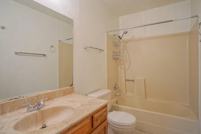 Master bathroom - 6909 Cleghorn Rd NW