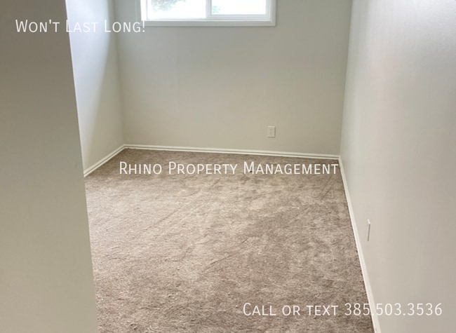 Building Photo - 1993 Champagne Ave