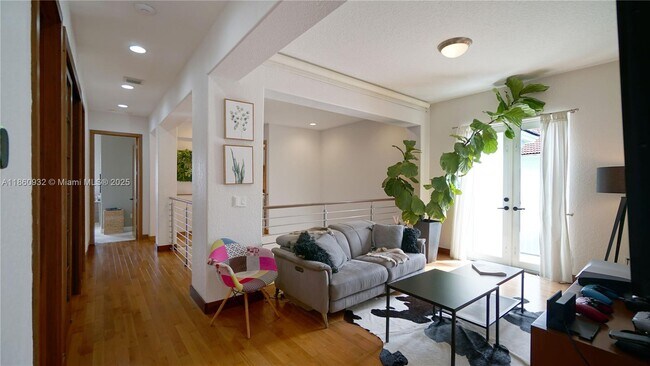 Building Photo - 7031 NW 113th Ct