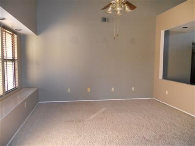 Building Photo - $2,900 - 4 Bed 2 Bath home Laurelglen Area...