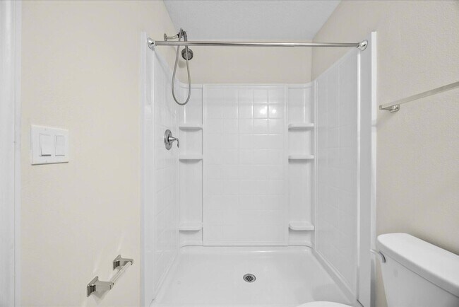 Building Photo - 8736 98th Ct