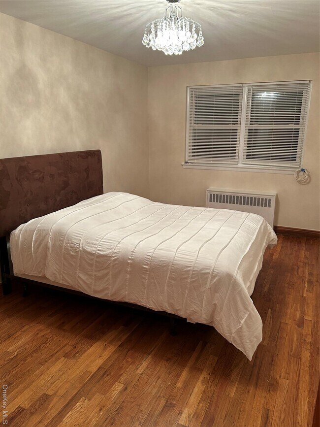 Building Photo - 59-26 Linden St