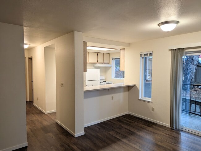 Interior Photo - Chen