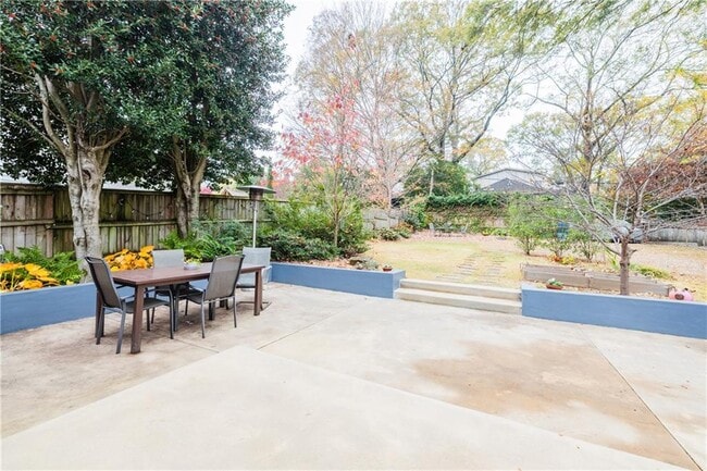 Building Photo - 360 8th St NE