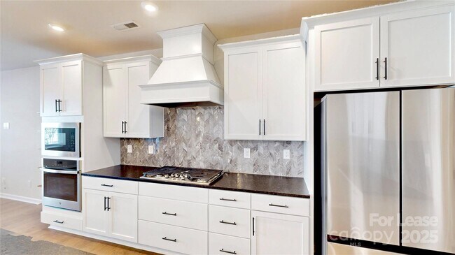 Building Photo - 509 Myrick Aly