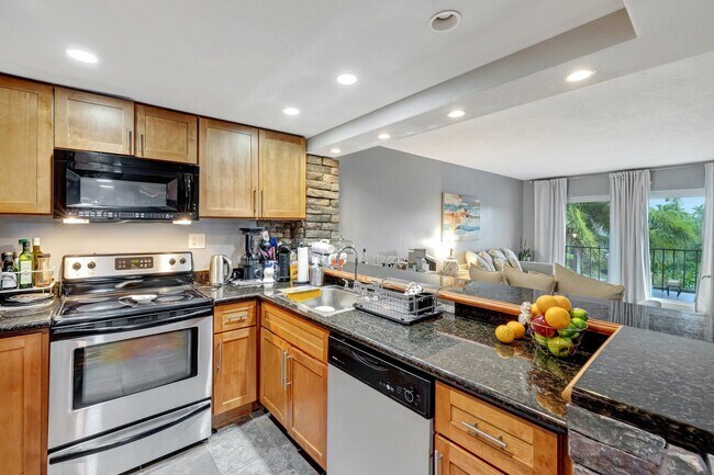 Building Photo - 3004 NE 5th Terrace