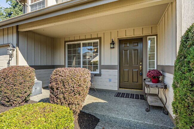 Building Photo - **NO SHOWINGS AT THIS TIME. WE HAVE A PEND...