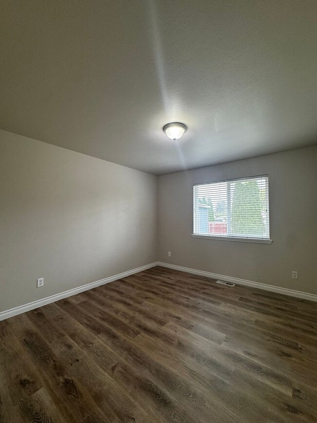 Building Photo - 2203 N Abbey Glen Ct