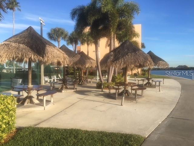Building Photo - 7625 Sun Island Dr S