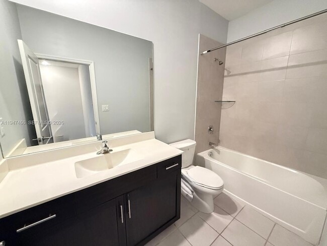 Building Photo - 20714 NE 5th Ct