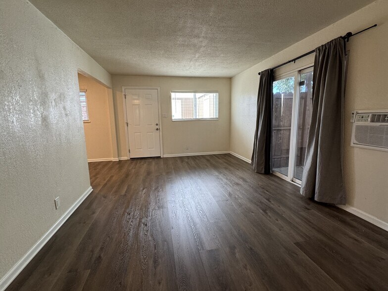 Building Photo - 1712 Arthur Ct