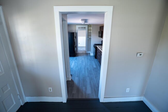 Building Photo - 166 N Sandusky St