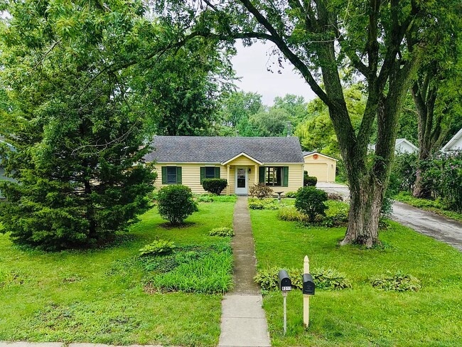 Building Photo - Rutledge Home