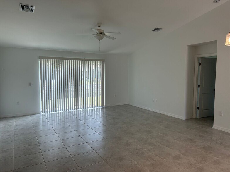Building Photo - New Construction 4/2
