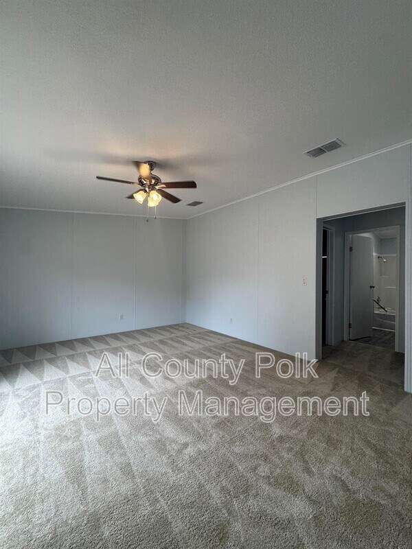 Building Photo - 913 Saddlewood Blvd