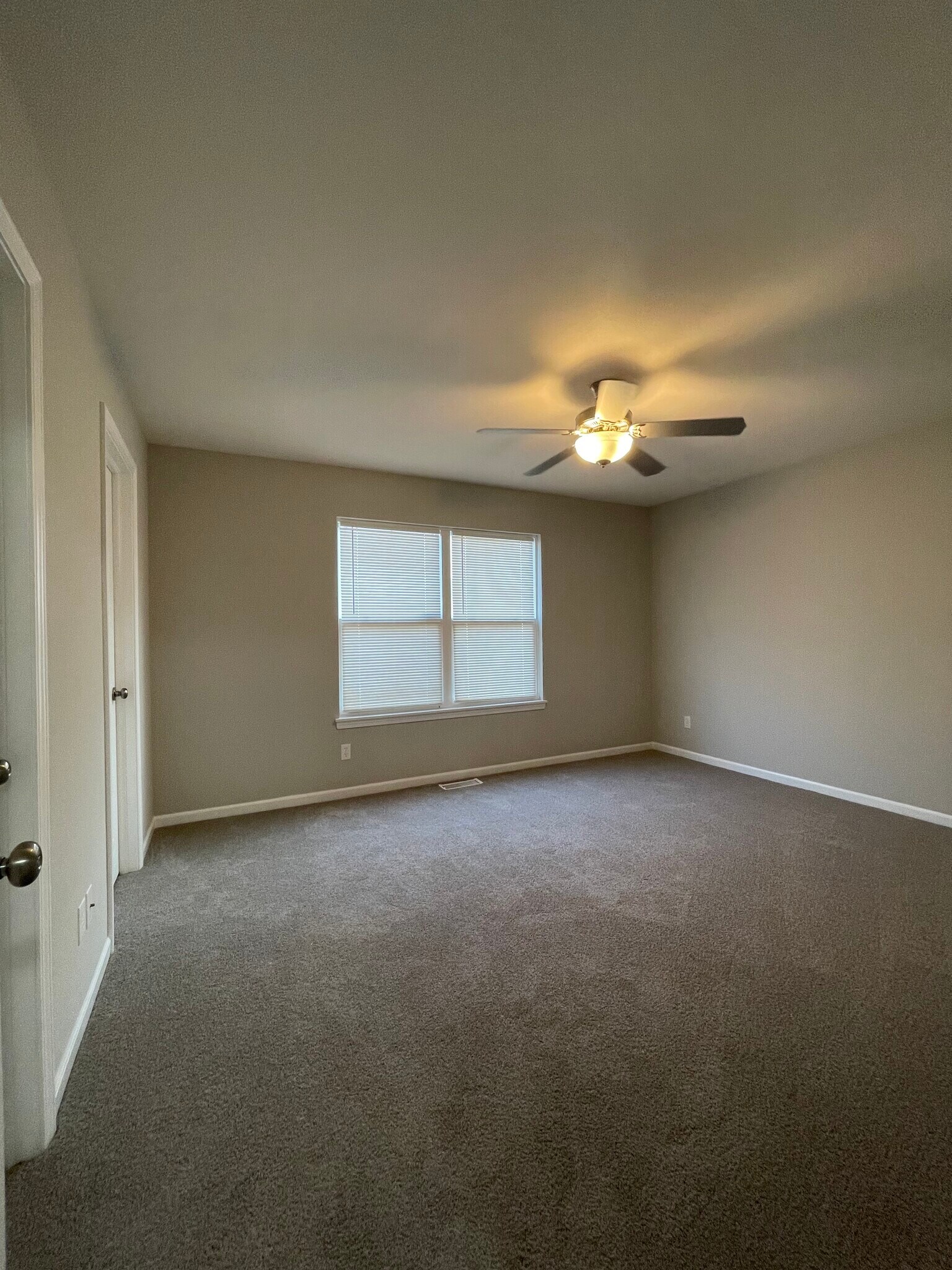 Building Photo - 1068 E 115th Ct