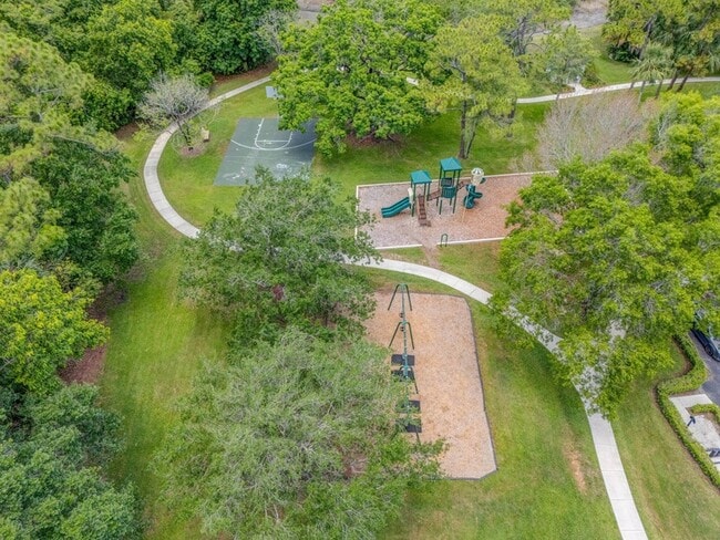 Building Photo - 222 Legendary Cir