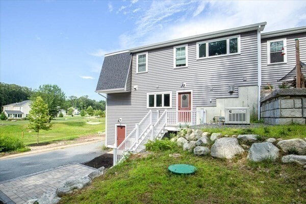 Building Photo - 14 Norway Farms Dr