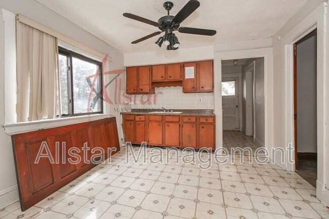 Building Photo - 2203 Tate Ave