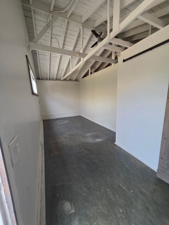 Building Photo - 5015 W 140th St
