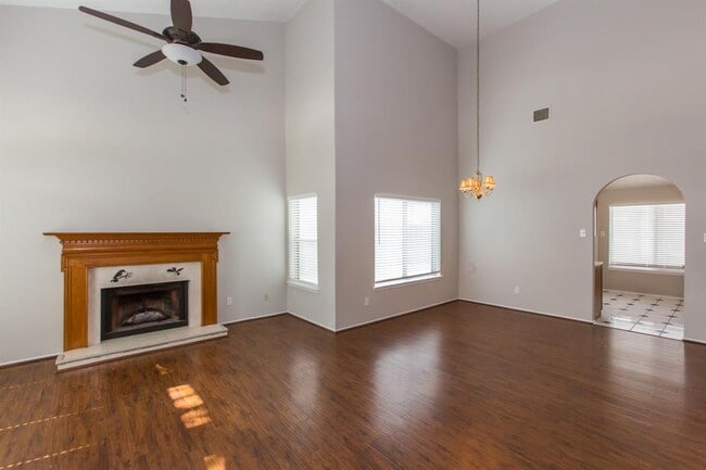 Building Photo - 9022 Driftstone Dr