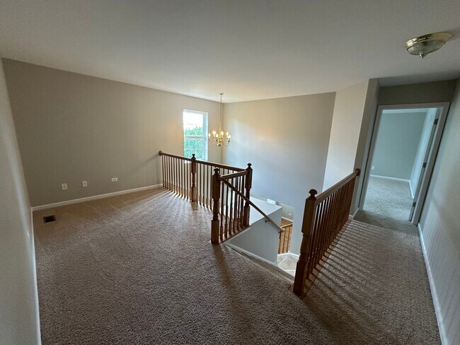 Building Photo - 738 Oak Hollow Rd