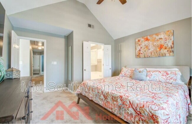 Building Photo - 1228 Island Pl E