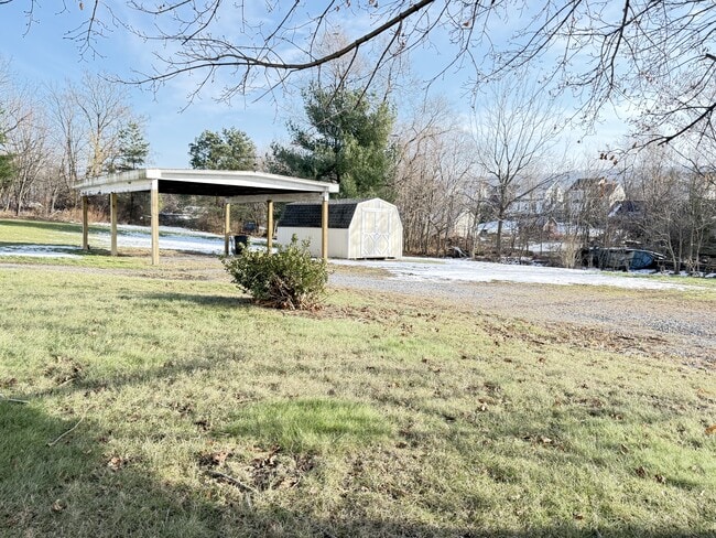 Building Photo - 113 N Center St