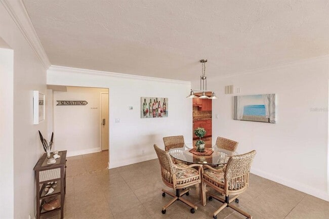 Building Photo - 1255 E Peppertree Dr