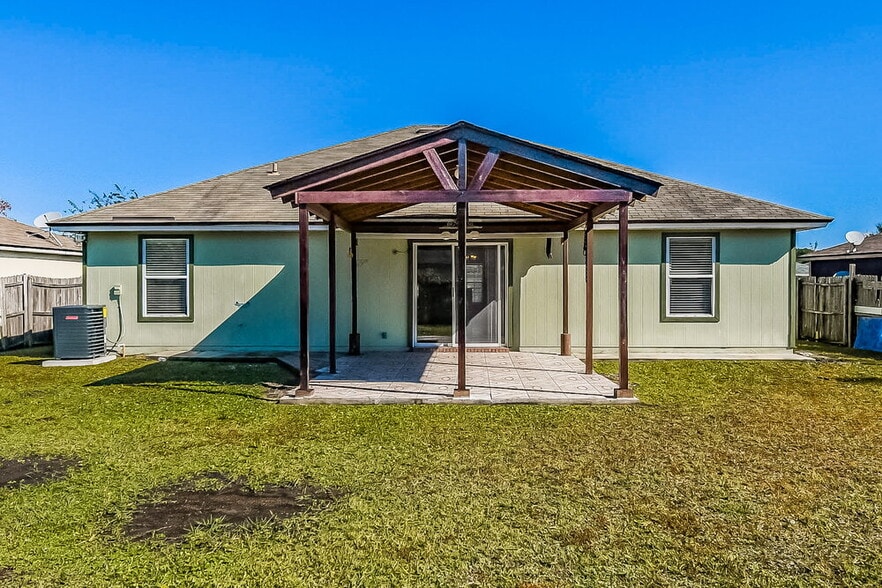 Building Photo - 3748 Maddie Ln