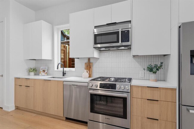 Building Photo - 2611 Wilson St