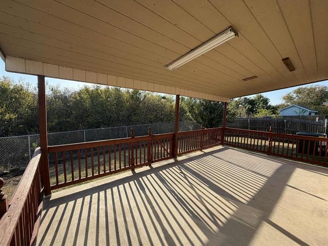 Building Photo - 900 Timber Oaks Ln