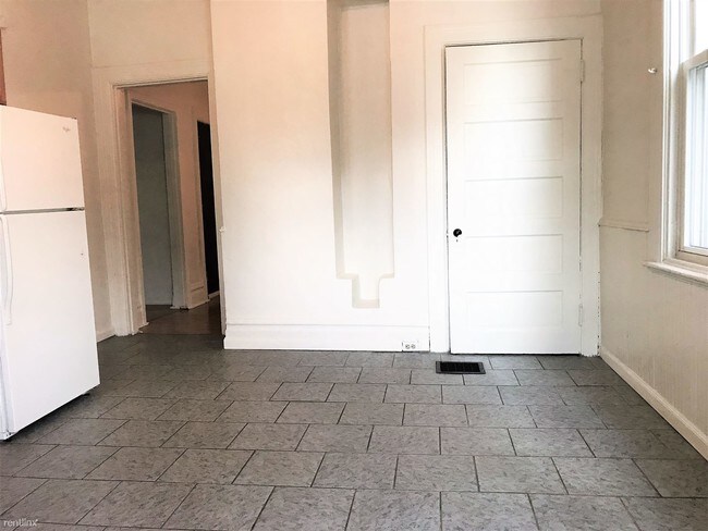 Building Photo - 1 br, 1 bath  - 5828 Alder St  Available Now