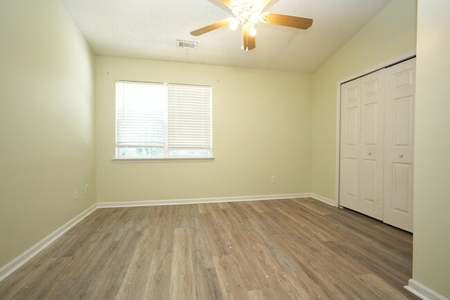 Building Photo - A charming house w/ 2 beds and 2 bath