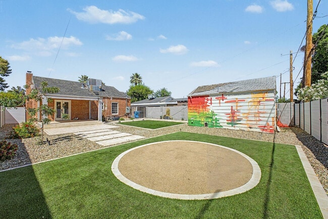 Building Photo - 311 West Campbell Ave