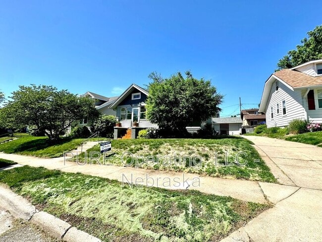 Building Photo - 5724 Rees St