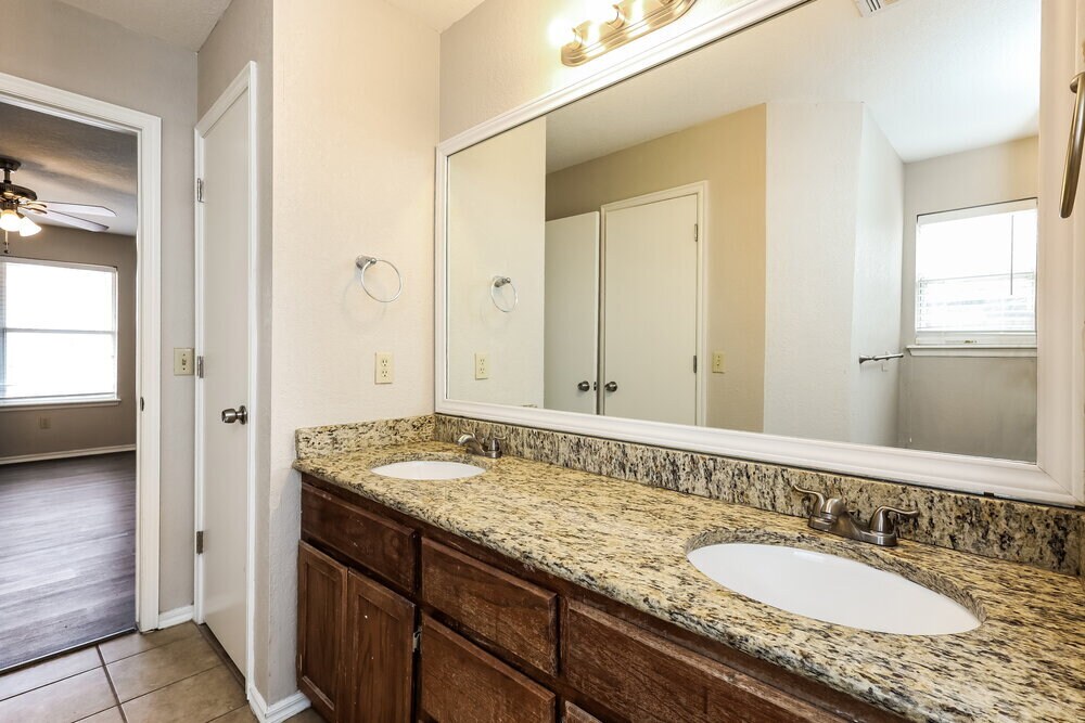 Building Photo - 205 Bradgate Dr