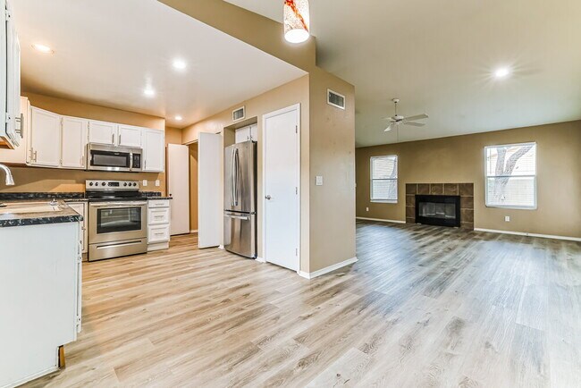 Building Photo - 4012 E Covina St