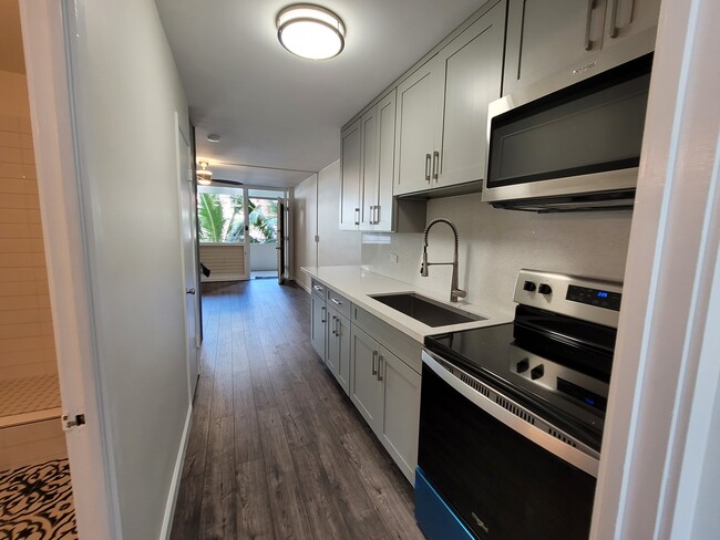 Fully renovated apartment. - 425 ena Rd