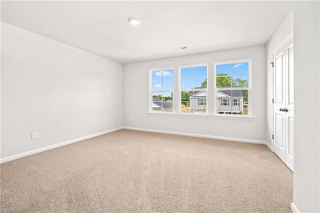Building Photo - 304 Aspen Place Ct