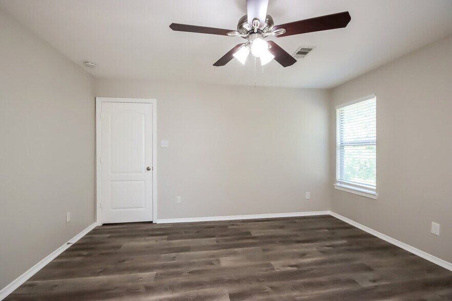 Building Photo - 1089 Shadow Glenn Dr